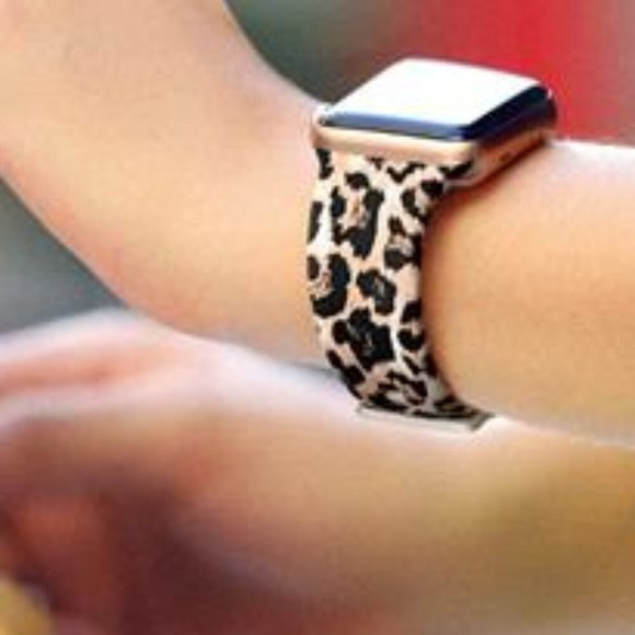 NEW Luxury Classic Leopard Apple Watch Band - Picture 6 of 6